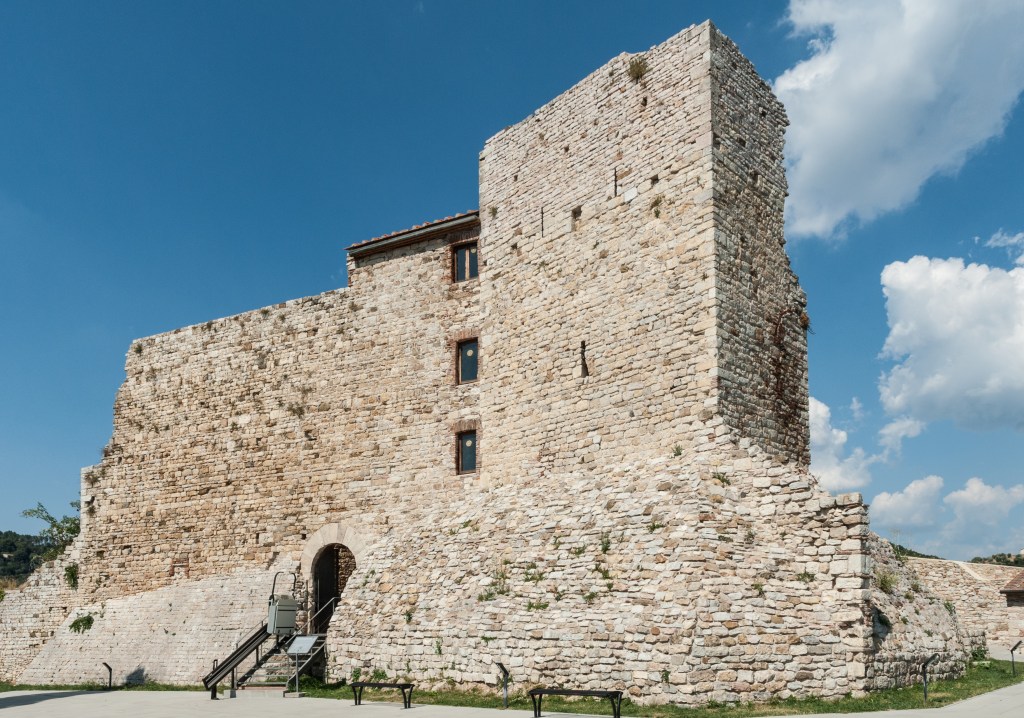 Rocca Aldobrandesca di Suvereto, fortificazione medievale nel centro storico